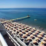 Aragosta Hotel Durrës