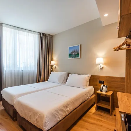Aragosta Hotel 4*