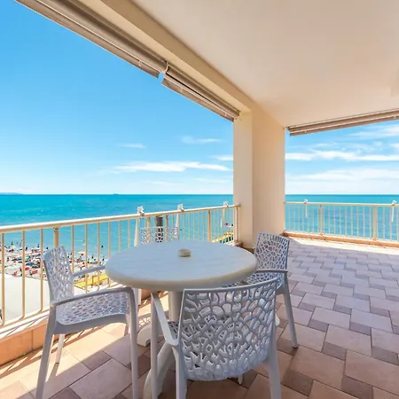 Aragosta Hotel 4*