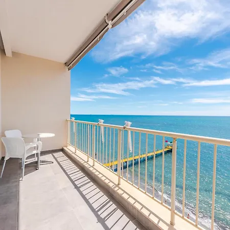 Aragosta Hotel 4*