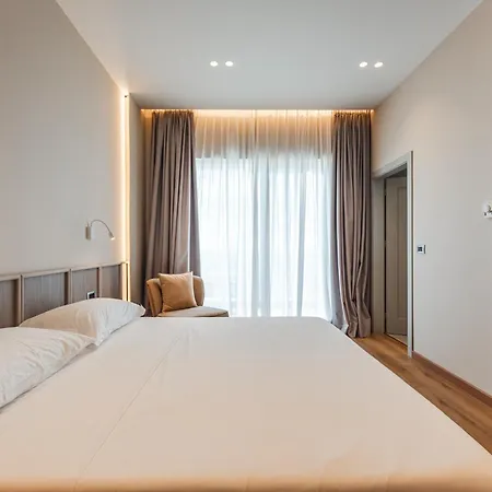 Aragosta Hotel Durrës