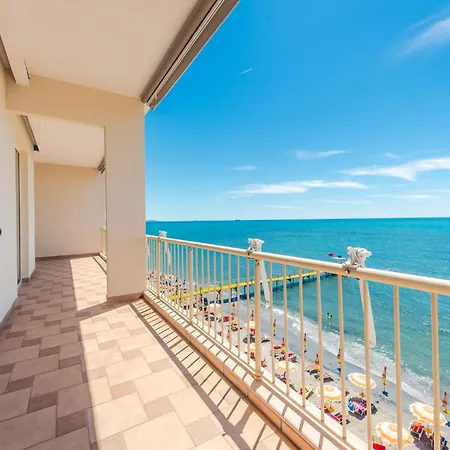 Hotel Aragosta 4*