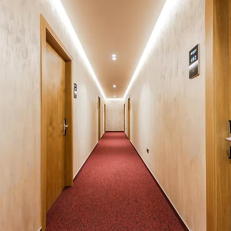 Aragosta Hotel Durrës