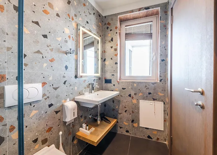 Aragosta Hotel Durres